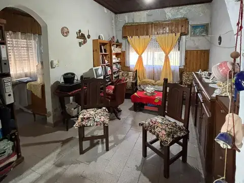 Casa 2 ambientes con 4 baños