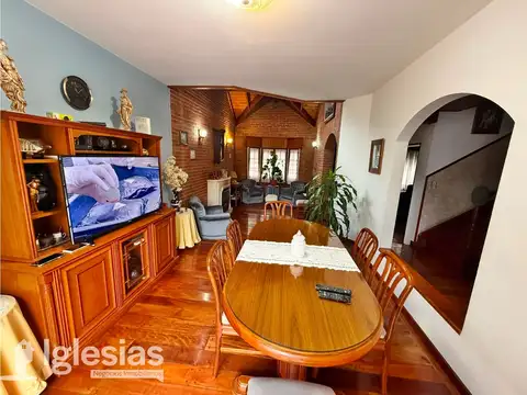 Casa 4 ambientes con 3 baños