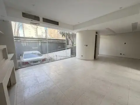 Casa 6 ambientes con 4 baños