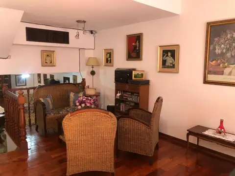 Casa en Venta con 4 cocheras