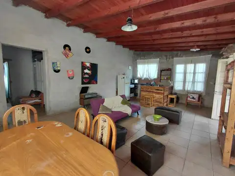 Casa 2 ambientes con 1 baño