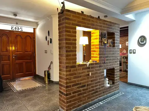 Casa en Venta con 3 cocheras