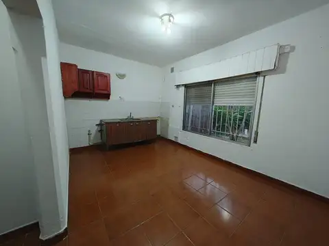 Casa en Alquiler en Burzaco Oeste, $ 650.000