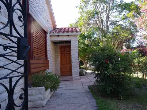 Casa en Venta con 5 cocheras