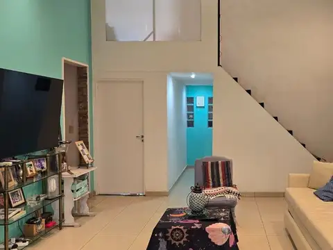 Depto Tipo Casa en Venta de 5 ambientes