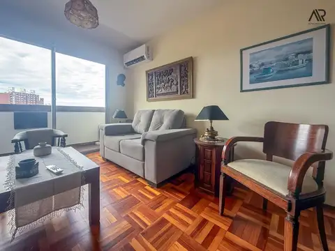 Departamento 8 ambientes con 2 baños
