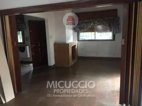 Casa en Venta, Hipólito Yrigoyen 893 esq. Los Lazaristas, Escobar