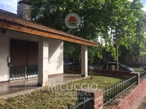 Casa en venta, Hipólito Yrigoyen 893 esq. Lazaristas, Escobar