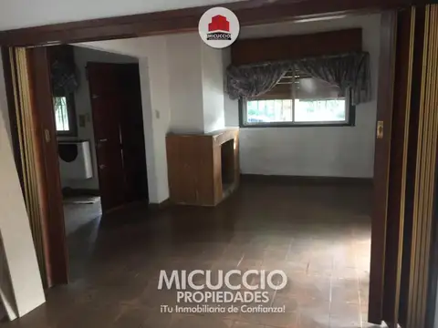 Casa en venta, Hipólito Yrigoyen 893 esq. Lazaristas, Escobar