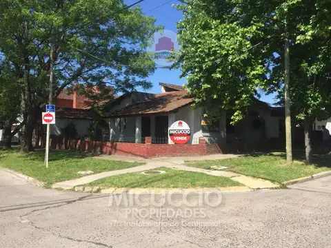 Casa en Venta, Hipólito Yrigoyen 893 esq. Los Lazaristas, Escobar