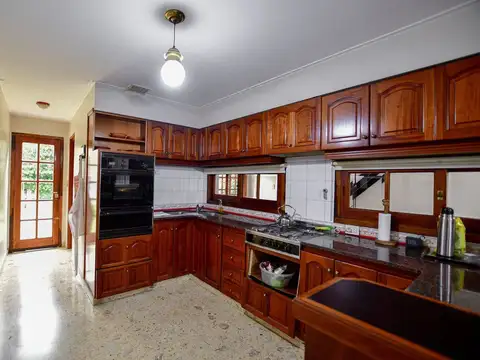 CASA EN VENTA EN LA PLATA DE 3 DORMITORIOS