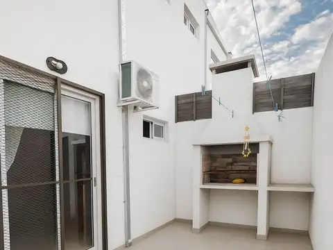 Depto Tipo Casa en Venta 8 años