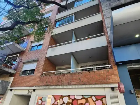Alquiler - mono ambiente dividido, con balcon al contrafrente - caballito
