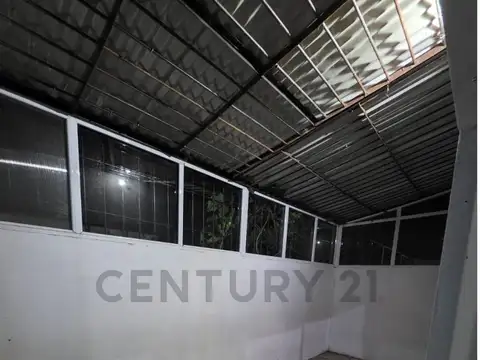 VENTA CASA 3 AMBIENTES + 2 LOCALES BERAZATEGUI (PERMUTA Y FINANCIACION)