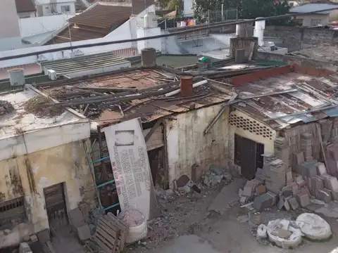 Terreno doble frente con factibilidad Villa Adelina