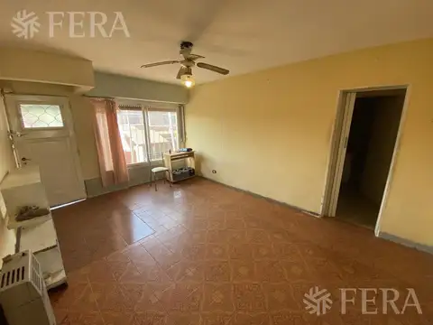 Venta PH 3 ambientes con patio en Sarandí