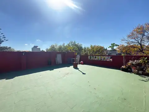 PH EN VENTA. VERSALLES CON TERRAZA PROPIA. POTENCIAL  Y GRAN VISTA CON PRIVACIDAD