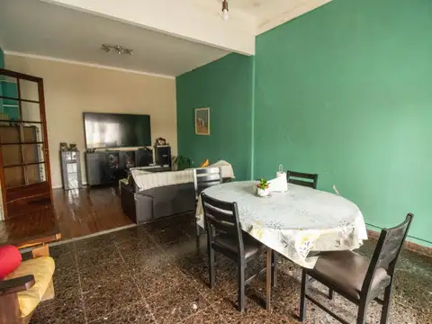 Avenida Eva Perón 2600, Piso 1