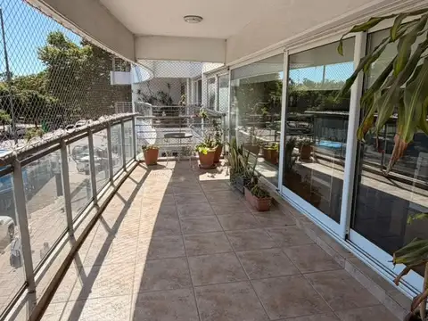 Departamento 6 ambientes con 4 baños