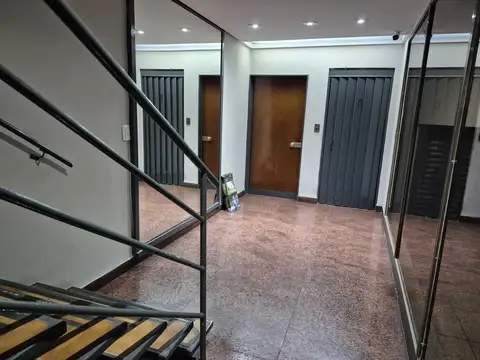Avenida Rivadavia 6300, Piso 1
