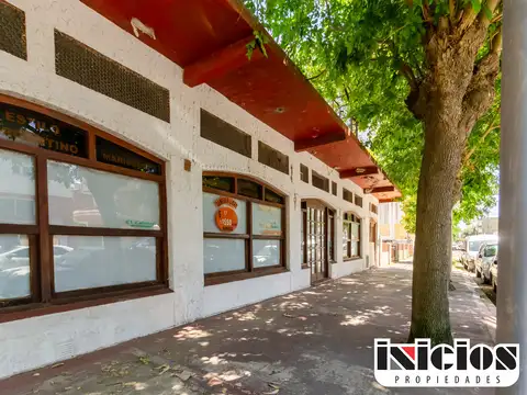 Local: Lebensohn N° 133 E/ Espora Y Marano - Mar De Ajó - C1058