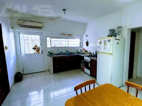 Casa en Venta con 4 cocheras