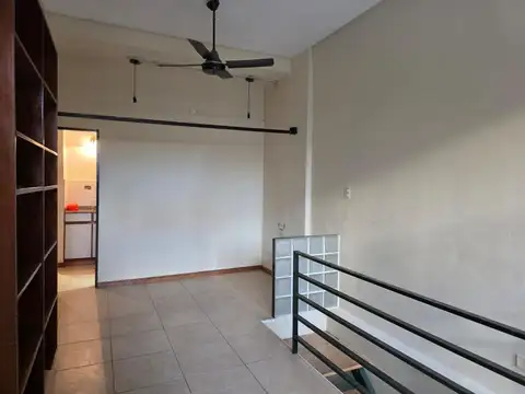 Local de 25 mt.subsuelo 4x3.Cocina.Baño.Persiana.S/ expensas