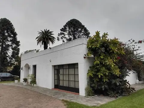 Dos casas sobre lote de 4.700 m²