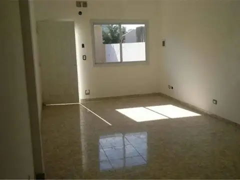 OPORTUNIDAD!!! 2 AMB Y COCHERA EN EL CENTRO DE SAN MIGUEL