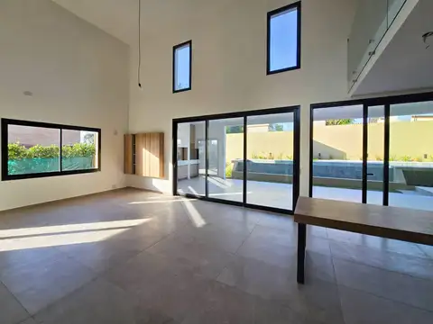 Casa 6 ambientes con 4 baños