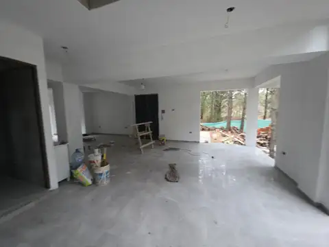 Casa 4 ambientes con 3 baños