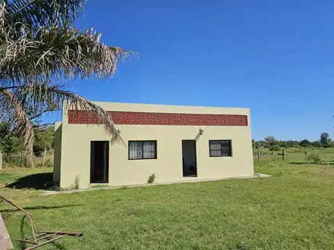 Casa 4 ambientes con 2 baños