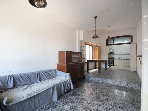 Casa 3 ambientes con 1 baño
