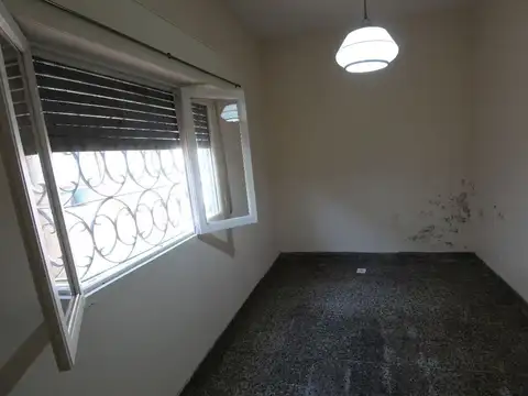 CASA 3 AMBIENTES COCHERA GALPON ESCUCHA OFERTA