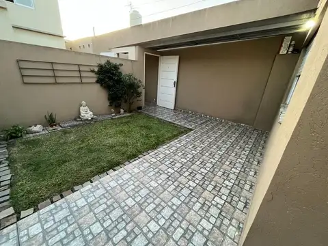 Depto Tipo Casa en Venta en Lomas del Mirador, USD 57.000