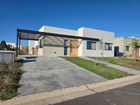 Casa en venta en Santa Elisa – Pilar del Este | 4 ambientes