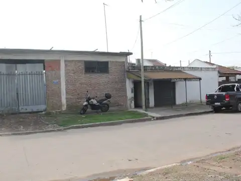 CASA EN VENTA  C0N  LOCAL EQUIPAD PANADERIA  MERL0
