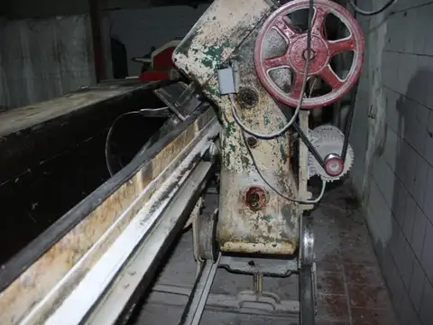 CASA EN VENTA  C0N  LOCAL EQUIPAD PANADERIA  MERL0