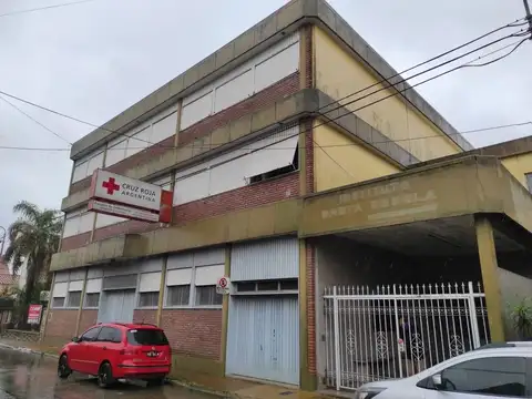 *edificio apto comercial/ profesional en p.b + 2 pisos *sobre lote de 40,34 x 41,40