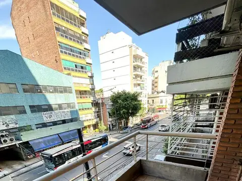 Carabobo 300, Piso 2