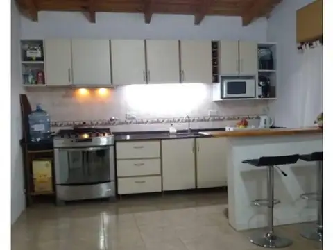 Casa en Alquiler con 1 cochera