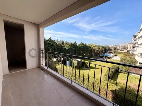 Av de Los Lagos 3100, Piso 1