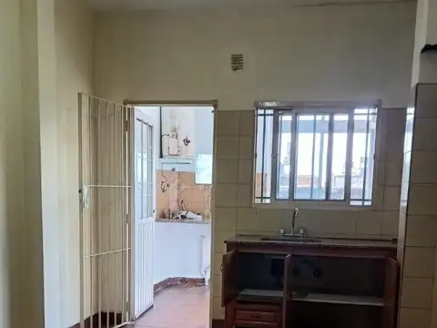 Santa Cruz 1100, Piso 1