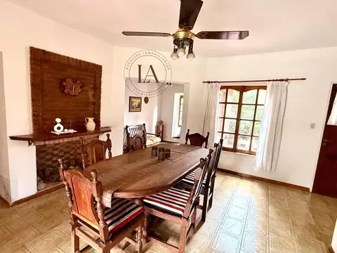 Casa 4 ambientes con 2 baños
