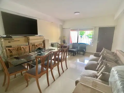Depto Tipo Casa 4 ambientes con 2 baños