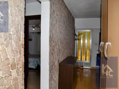 Casa 7 ambientes con 2 baños
