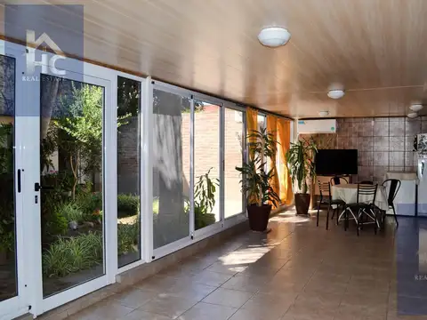 CASA VENTA 6 AMBIENTES LLAVALLOL CON COCHERA Y JARDIN