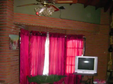 Venta Casa 3amb c/cochera Villa Maipu!