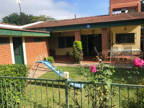 Casa en Venta con 2 cocheras