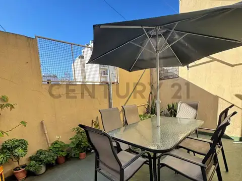 VENTA PH 4 AMBIENTES CON ENTRADA INDEPENDIENTE EN ALMAGRO